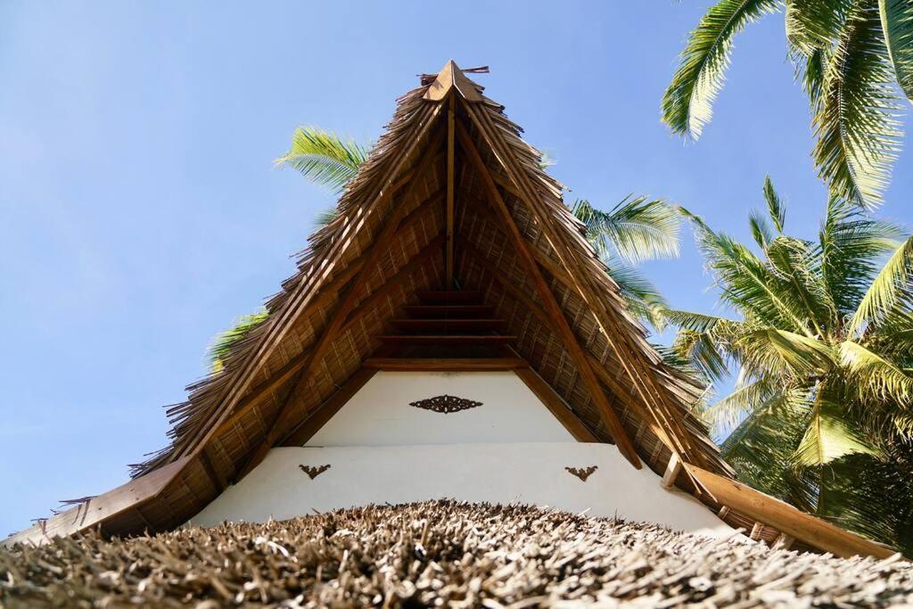 Beach-Front Sumbawa Surf House Lemonga Exteriör bild