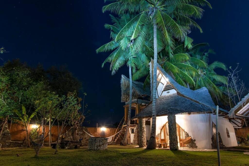 Beach-Front Sumbawa Surf House Lemonga Exteriör bild