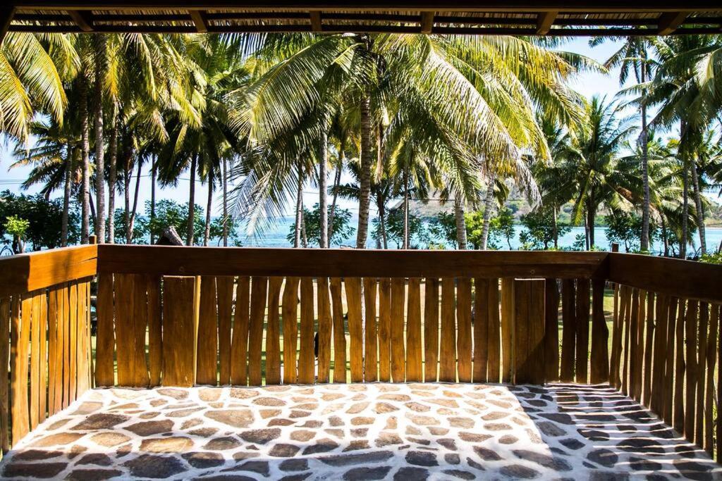 Beach-Front Sumbawa Surf House Lemonga Exteriör bild